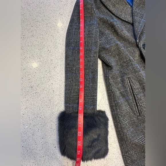 A NEW DAY GRAY BLUE PLAID SIZE M WOMENS MIDSIZED COAT WITH REMOVABLE SLEEVE MUFF - Picture 11 of 16